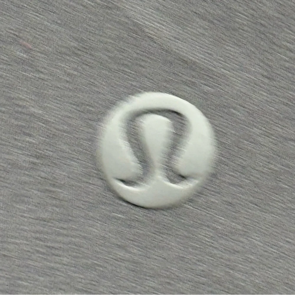 Lululemon On The Fly Crop *Woven 23